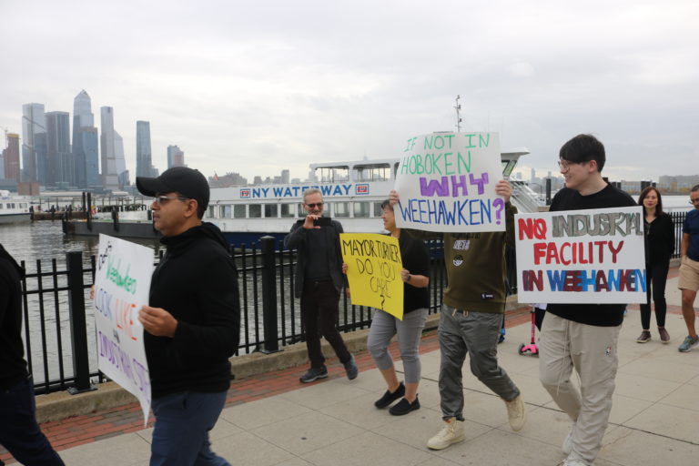 Weehawken residents rally against ferry pollution and maintenance facility