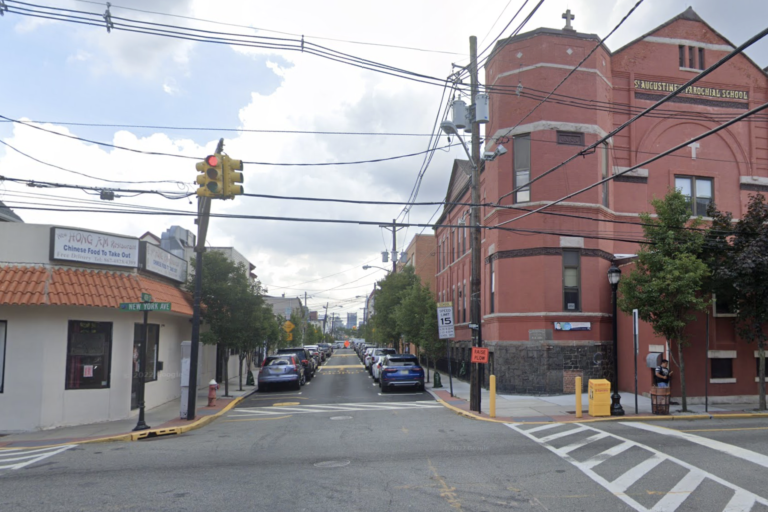 Two teens stabbed in Union City, one fatally