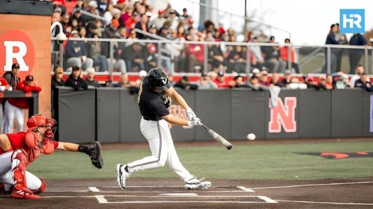 Jayden Davis to Undergo Surgery After Game Injury