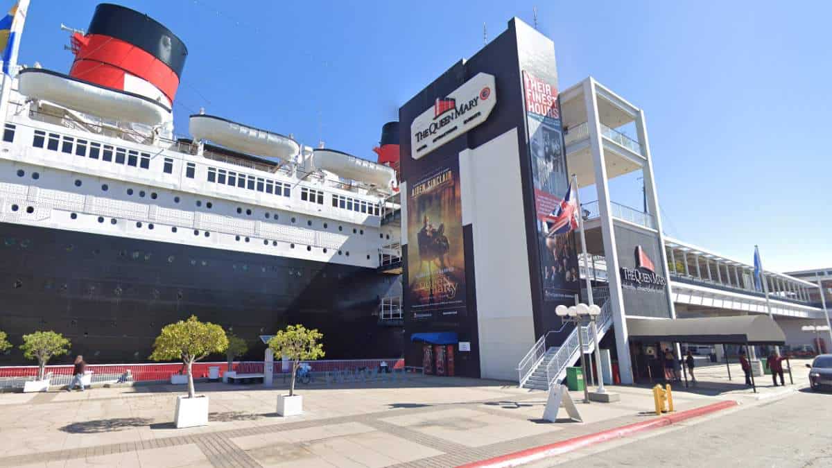 Visiting the historic Queen Mary Shipin Long Beach_INT_1