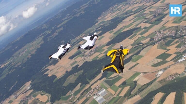 Wingsuiting History and Evolution From Daring Pioneers to Modern Extreme Sport