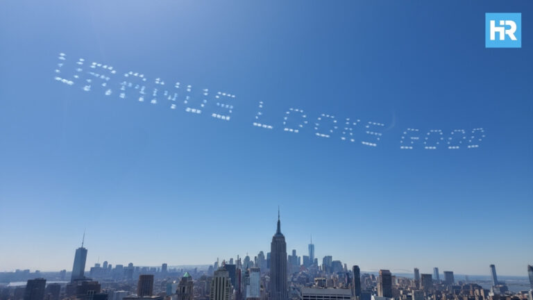 Synchronized Pilots Spell ‘Uranus Looks Good’ Over NYC and New Jersey