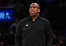 Knicks Learn to Play Without a Playbook